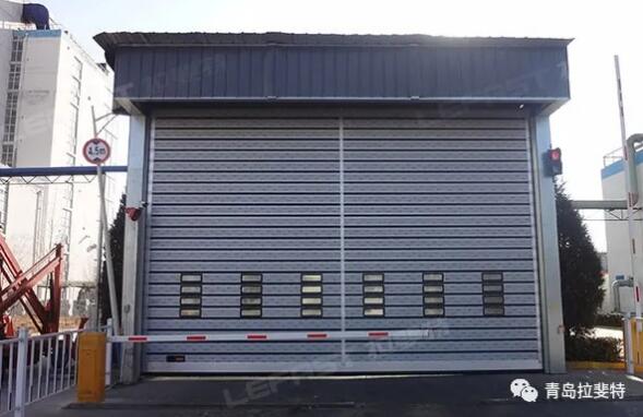 拉斐特硬质快速门+道闸