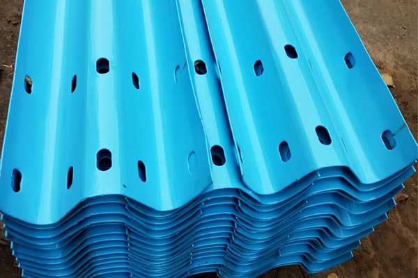 热镀锌+喷塑两波护栏