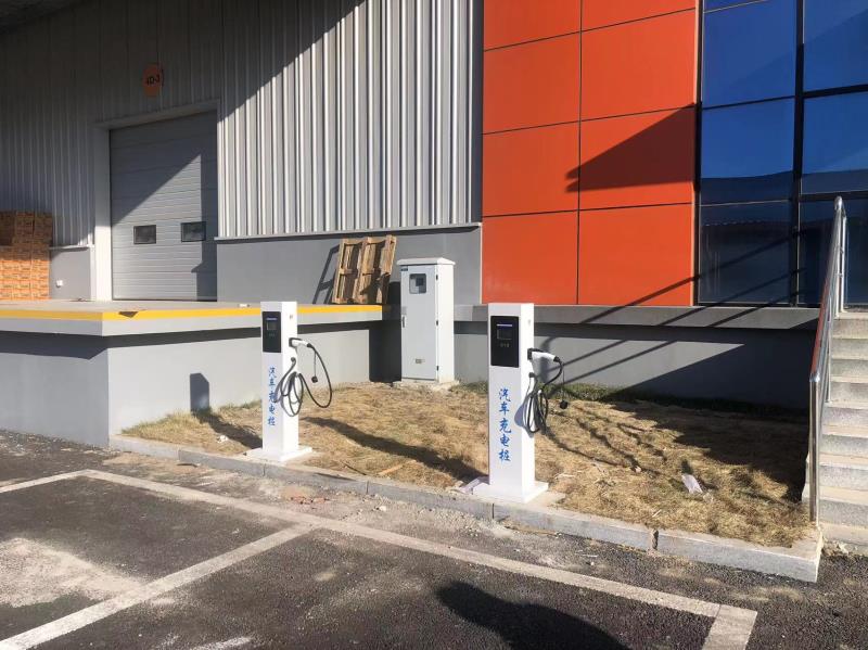 充电桩案例 - 中出网-智能出入口与停车充电门户