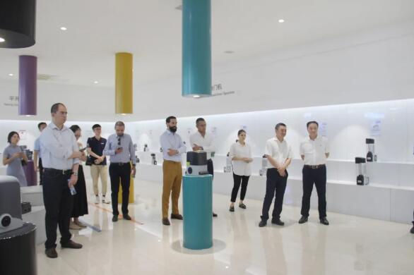 智能开门机展示区