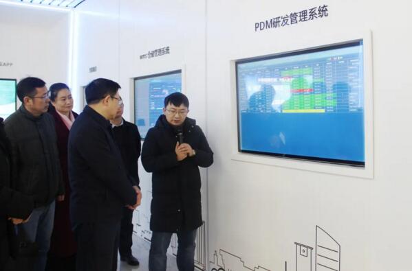 南航党委领导一行了解百胜智慧工厂建设情况