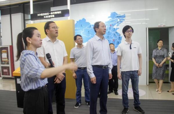 省商务厅领导一行了解百胜升降地柱的检验认证情况