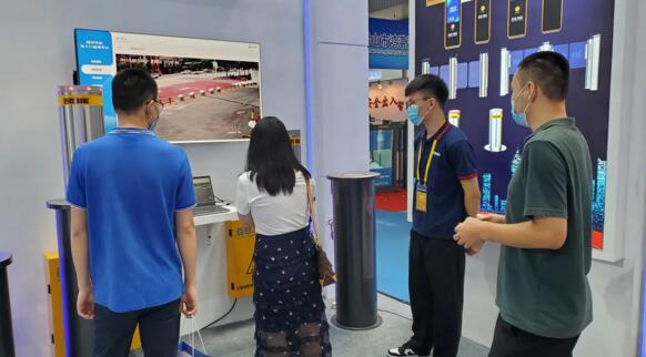 百胜全自动智能升降柱系列