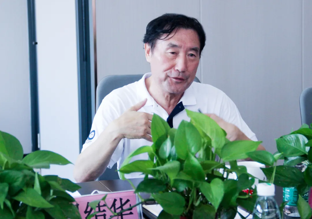 公司董事长刘润根对省发改委副主任宁全一行的到来表示欢迎