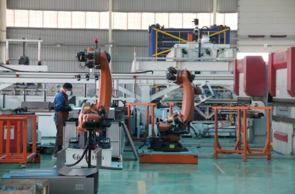 一手抓生产，有序有力，加速复产