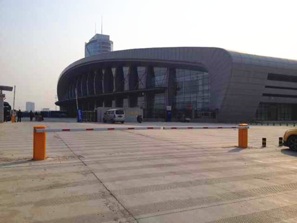 济南商河汽车总站蓝牙远距离停车场系统案例 - 中出网-智能出入口与停车充电门户