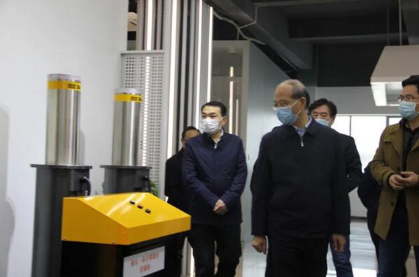 省委常委、副省长吴晓军点赞百胜自动升降地柱，广阔市场，大有可为！