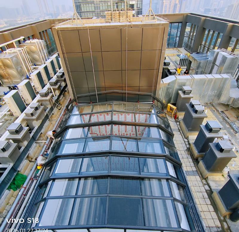 深圳写字楼中庭开合屋顶