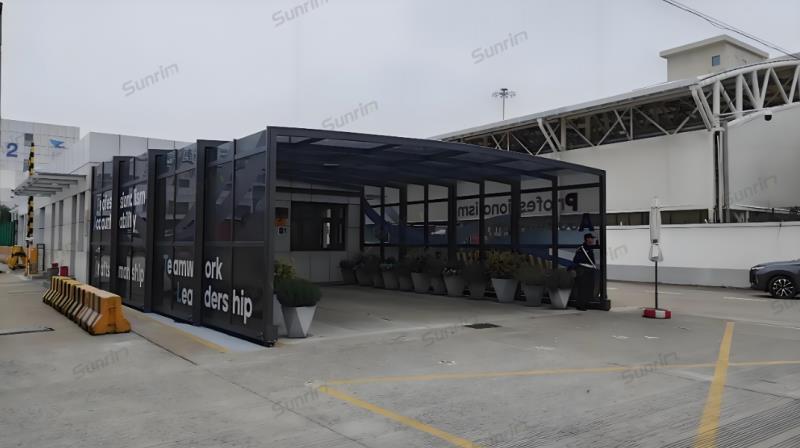 浦东机场伸缩风雨连廊