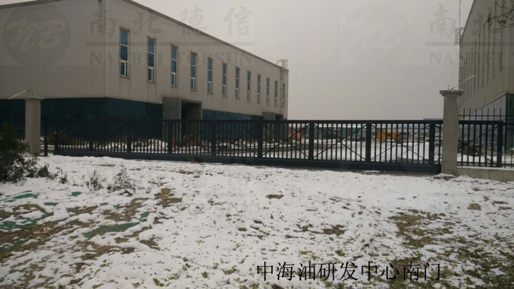 中海油研发中心南门智能无轨悬浮门案例 - 中出网-智能出入口与停车充电门户