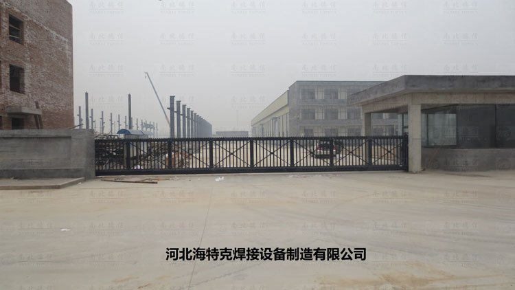 河北海特克焊接设备制造有限公司--818TJC-15米智能无轨悬浮门案例 - 中出网-智能出入口门户