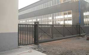 吉林市砖厂智能无轨悬浮门工程案例 - 中出网-智能出入口与停车充电门户