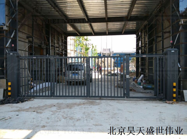 北京昊天盛世伟业智能悬折门案例 - 中出网-智能出入口门户
