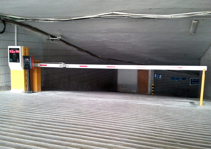 长沙市农业银行地下停车场系统工程案例 - 中出网-智能出入口与停车充电门户