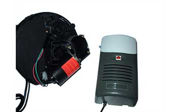 侧装消声门电机