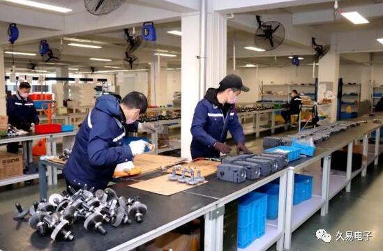 嘉兴市委副书记王涛一行来久易电子调研指导