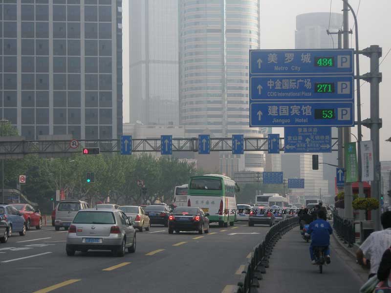 徐汇区城市停车诱导系统案例 - 中出网-智能出入口与停车充电门户