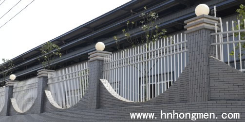 湖南红宇耐磨材料有限公司D型标准栅栏工程案例 - 中出网-智能出入口与停车充电门户