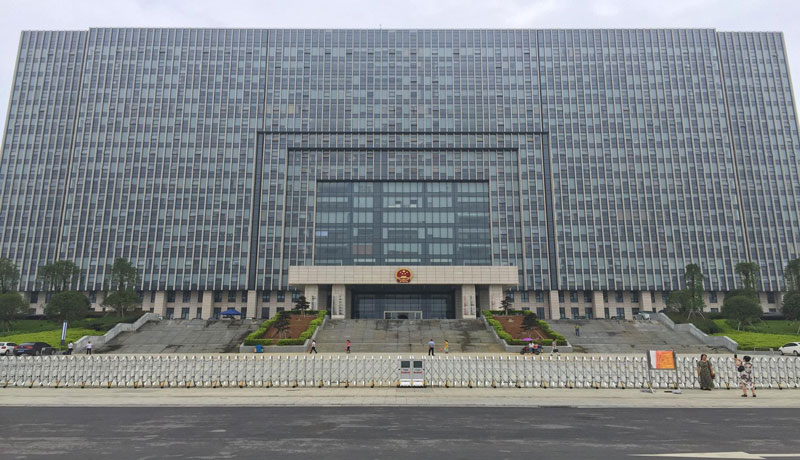 桂林市政府正大门电动伸缩门案例 - 中出网-智能出入口与停车充电门户