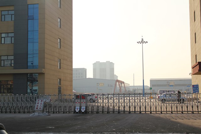 齐齐哈尔市安运驾校伸缩门案例 - 中出网-智能出入口与停车充电门户