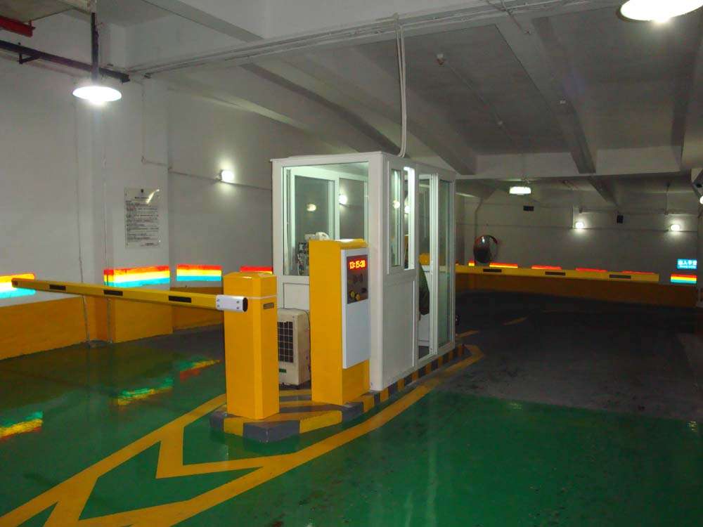 停车场道闸