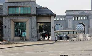 湖南第一师范铝合金伸缩门案例