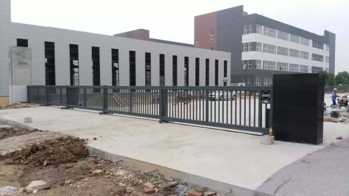 安徽马鞍山CM702伸缩平移门工程案例 - 中出网-智能出入口与停车充电门户