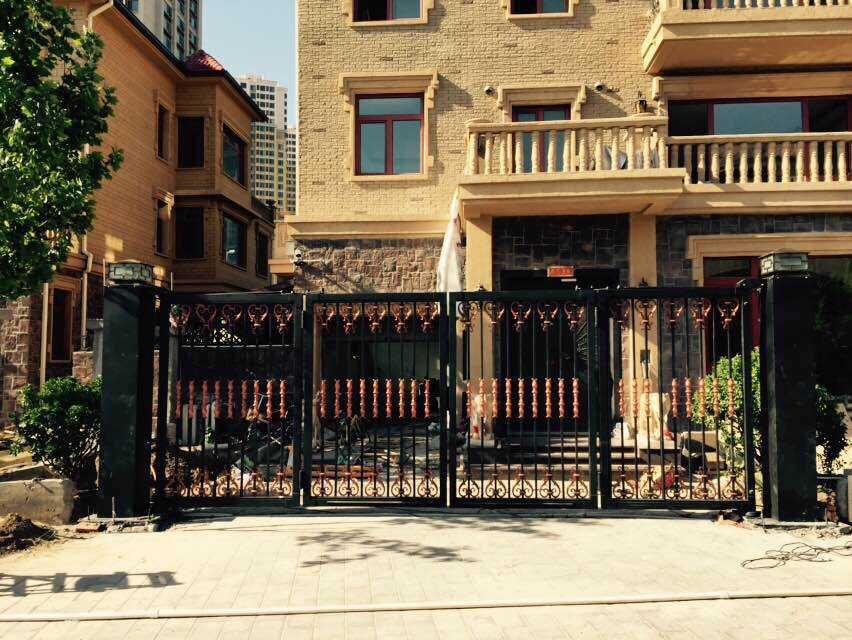 北京别墅悬浮折叠门工程案例 - 中出网-智能出入口与停车充电门户