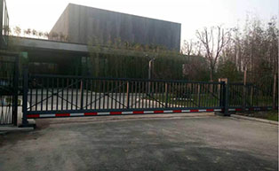 江苏无锡CM730悬浮门工程案例