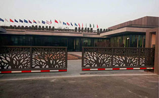 江苏无锡CM760对开悬浮门工程案例