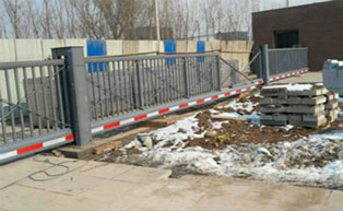 山西太原某学校对开悬浮门CM730工程案例