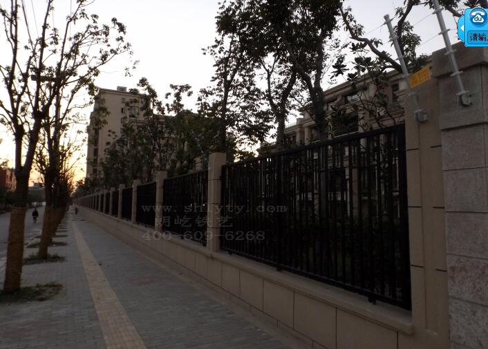 华侨城护栏案例 - 中出网-智能出入口与停车充电门户