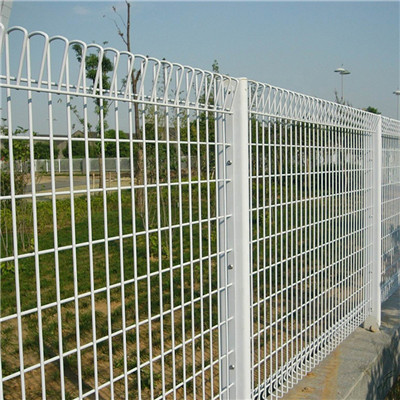 珠海韩式护栏生产厂家 车间护栏顶部三角形 江门358密纹围网定做