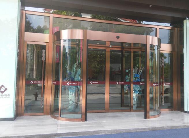 喜来登酒店自动门案例 - 中出网-智能出入口与停车充电门户