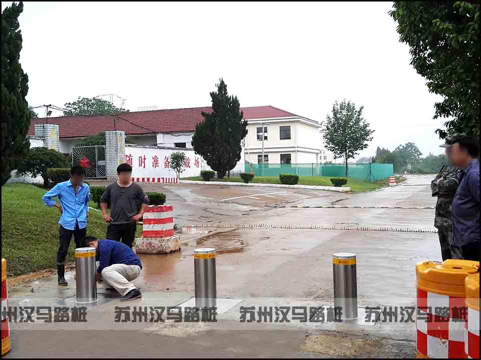 浙江某部队自动升降柱案例 - 中出网-智能出入口门户