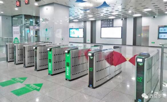 深圳地铁二维码闸机
