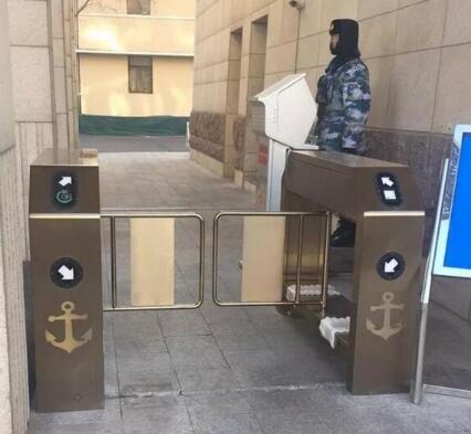 军人运动员为国争光，西莫罗通道闸默默相伴守护人行安全