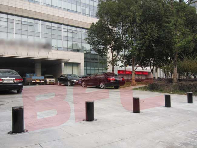 南京紫金农商银行升降柱案例 - 中出网-智能出入口与停车充电门户