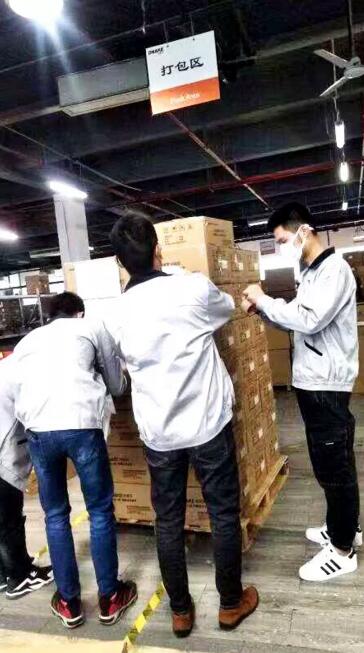 狄耐克支援雷神山医院医疗物资集结