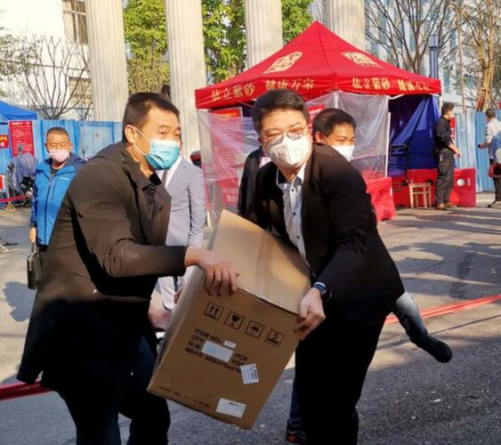 物资交接现场
