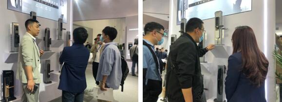 展会现场 | 在家庭入户门，用户通过指纹