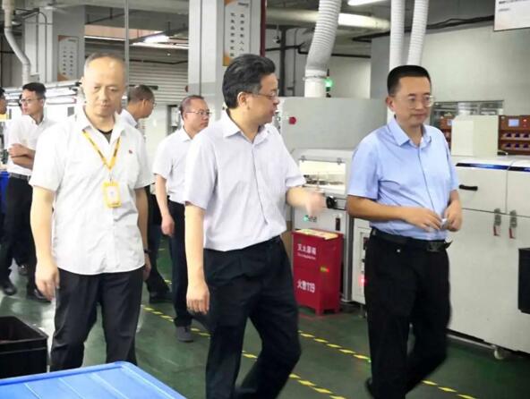 厦门市委常委、海沧区委书记林文生一行莅临狄耐克参观指导！