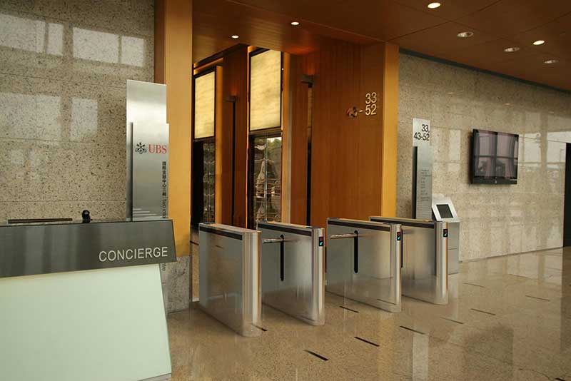 香港国际金融中心通道闸案例 - 中出网-智能出入口与停车充电门户