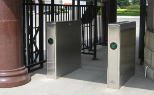 深圳光明高级中学通道闸案例