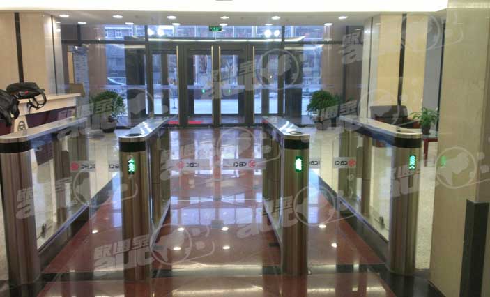 北京工商银行通道闸案例 - 中出网-智能出入口门户