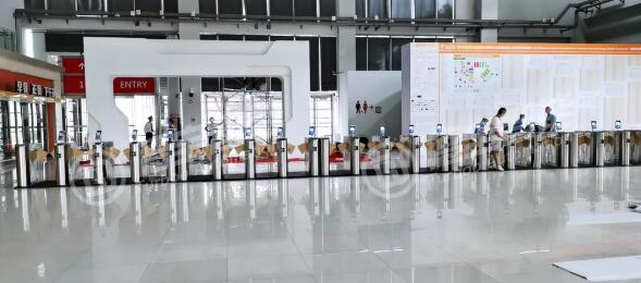 德宝智能在上海国际会展中心安装了45台人行通道闸案例分享
