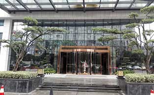 成都华夏银行旋转门工程案例