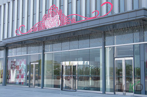 大庆万达广场旋转门工程案例 - 中出网-智能出入口与停车充电门户