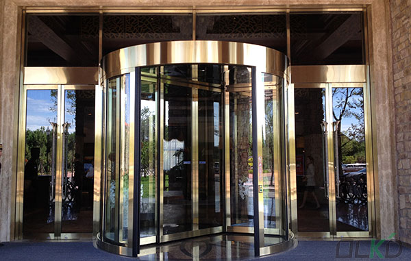 昆明华美达星耀精品酒店旋转门工程案例 - 中出网-智能出入口与停车充电门户