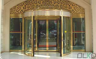 云南昆明白云大酒店旋转门工程案例